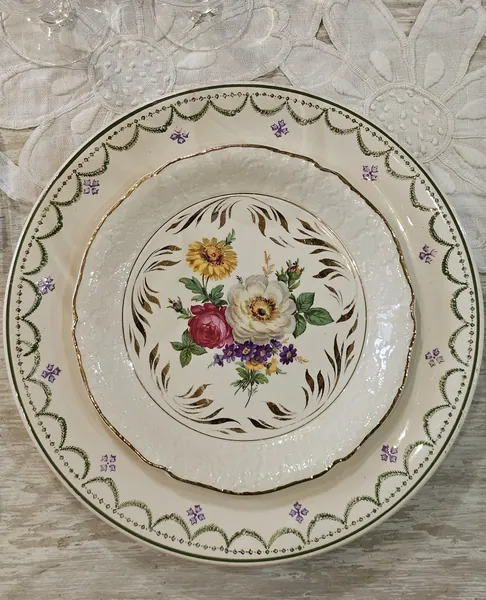 Assiette champêtre multi — motif fleuri