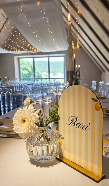 Marque table