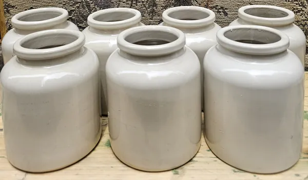 Pot en grès blanc