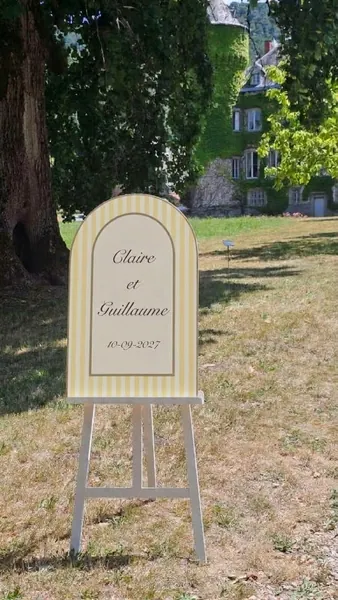 Panneau de bienvenue avec chevalet