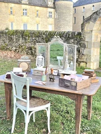 Espace livre d'or côté jardin